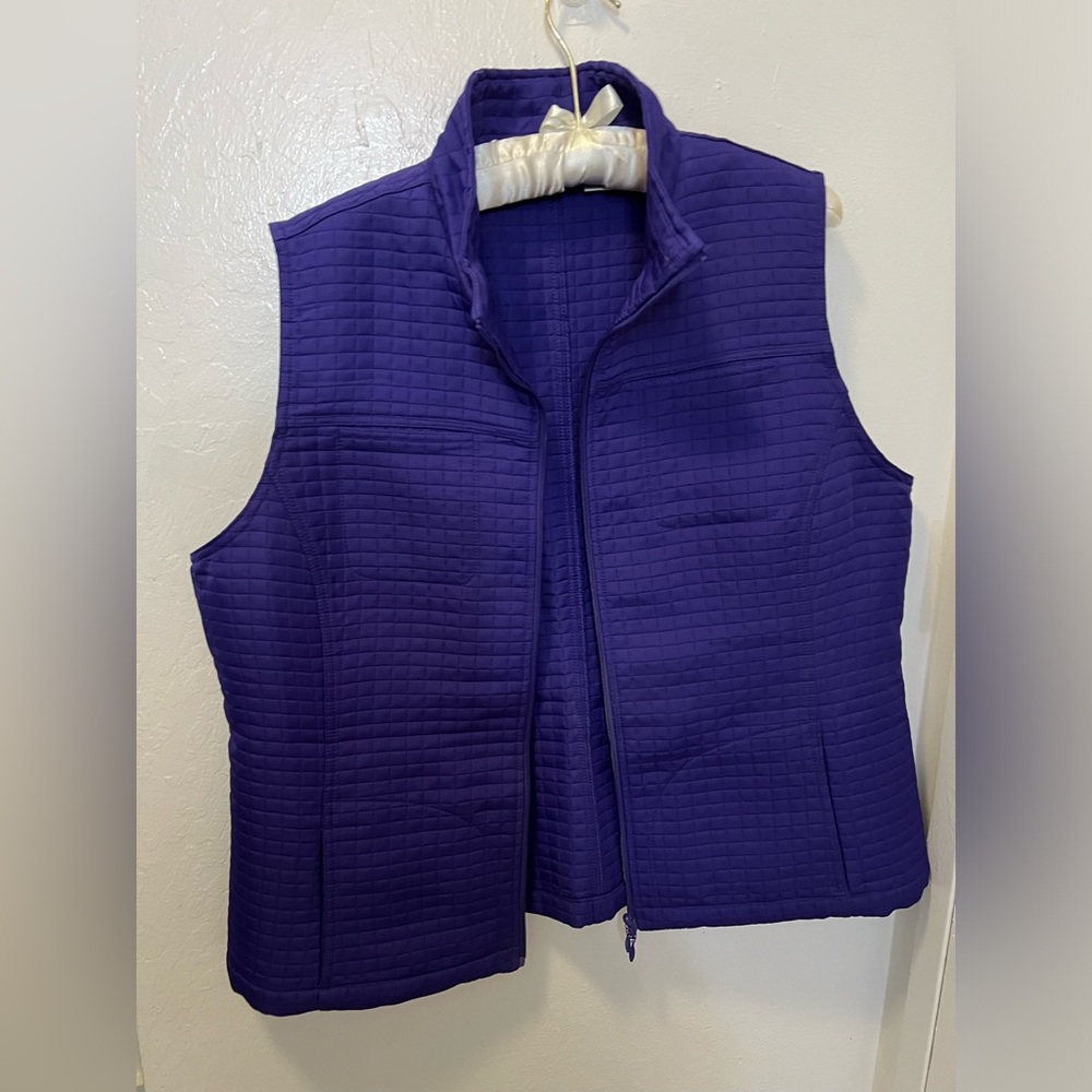 Chico size 3 purple vest with zipper & four pockets. J.
